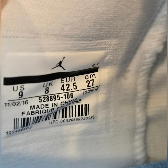 Jordan 11 Low - UNC - Picture 9 of 9